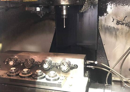 反向去毛刺加工現(xiàn)場